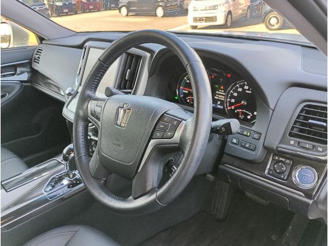 TOYOTA CROWN sedan hybrid 4WD 2015