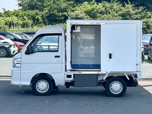 DAIHATSU HIJET truck 2014
