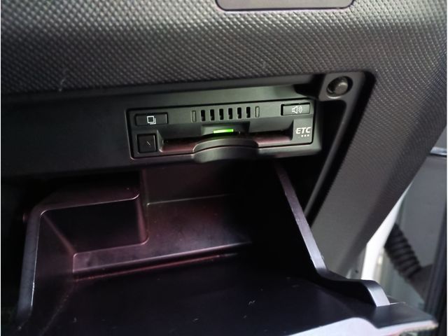 TOYOTA ESTIMA HYBRID 4WD 2019