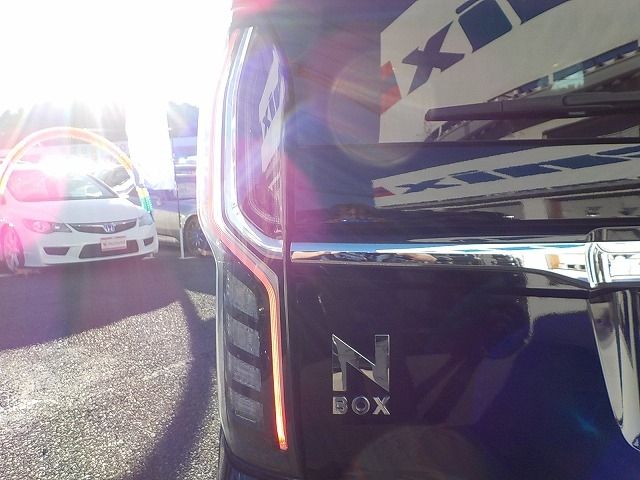 HONDA N BOX CUSTOM 2017