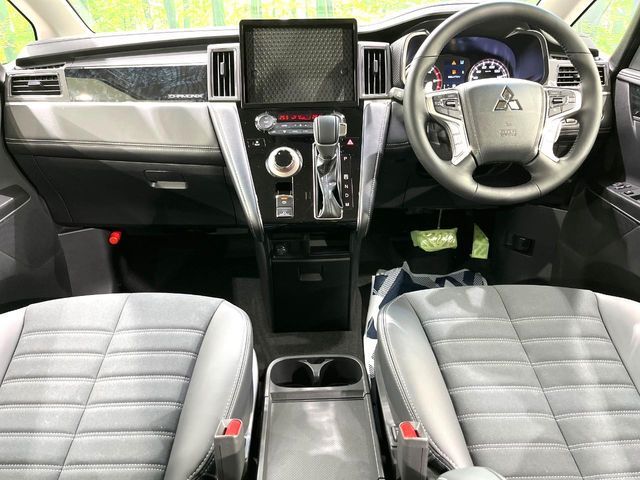 MITSUBISHI DELICA D:5 4WD 2025