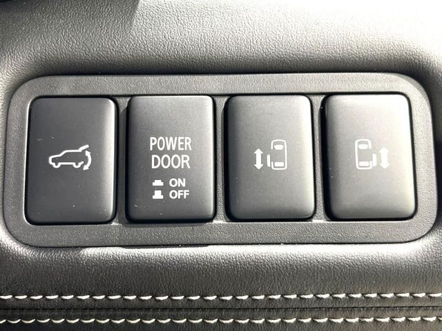 MITSUBISHI DELICA D:5 4WD 2025