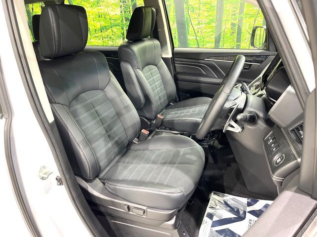 MITSUBISHI DELICA D:5 4WD 2025