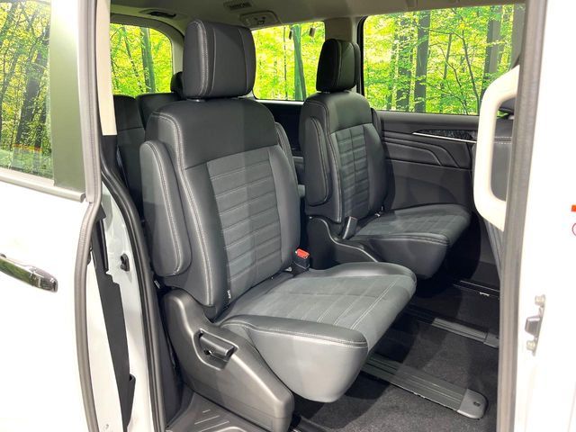 MITSUBISHI DELICA D:5 4WD 2025