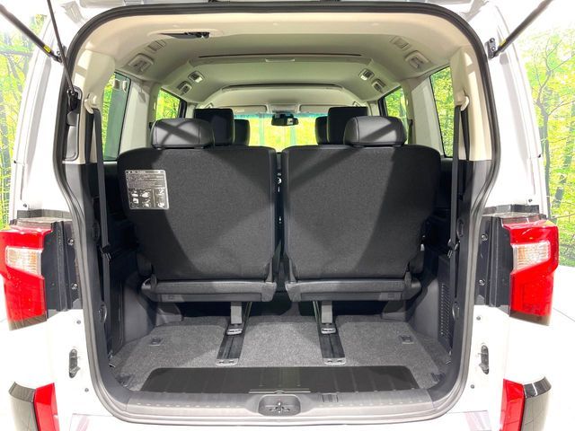 MITSUBISHI DELICA D:5 4WD 2025