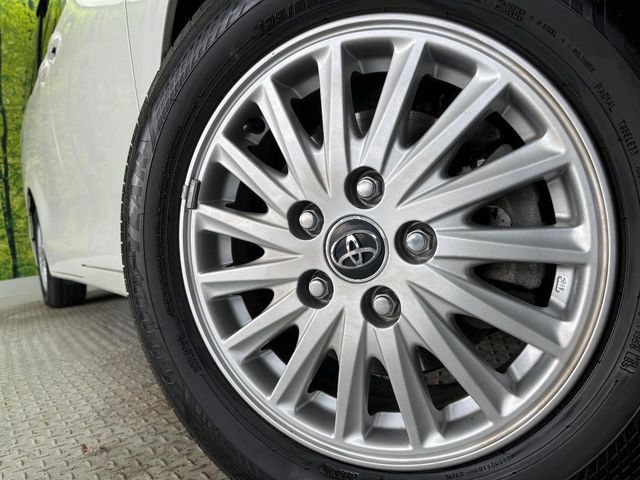 TOYOTA VOXY HYBRID 2017