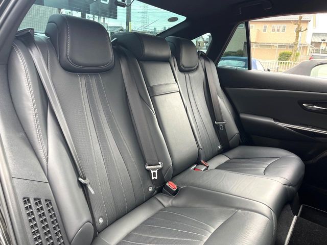 TOYOTA CROWN sedan hybrid 2022