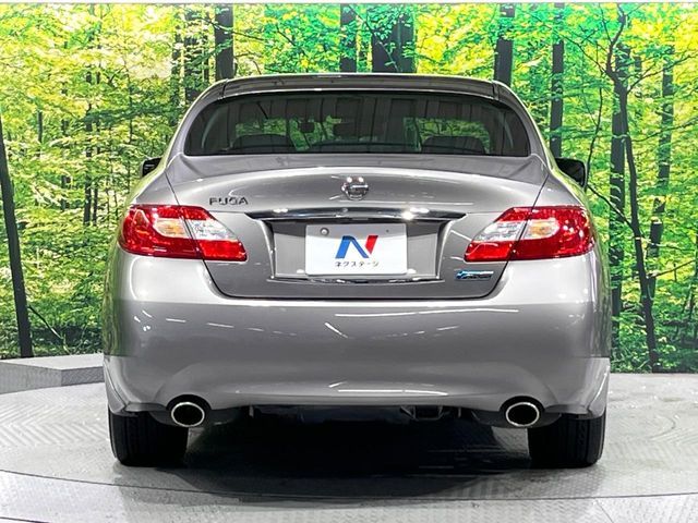 NISSAN FUGA HYBRID 2014