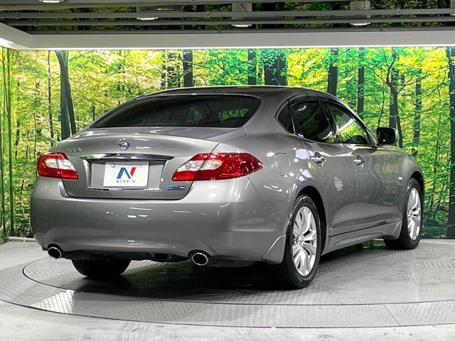 NISSAN FUGA HYBRID 2014