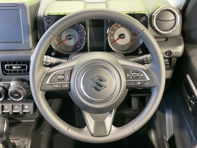 SUZUKI JIMNY NOMADE 2025