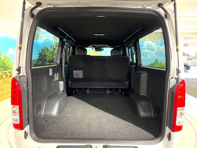 TOYOTA HIACE van 2WD 2022