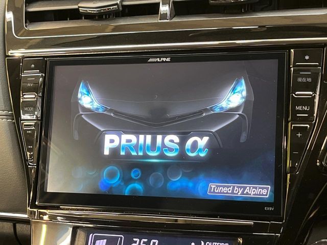 TOYOTA PRIUS Alpha 2016
