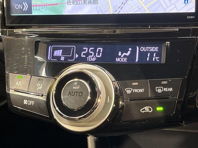 TOYOTA PRIUS Alpha 2016