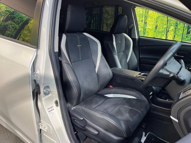 TOYOTA PRIUS Alpha 2016