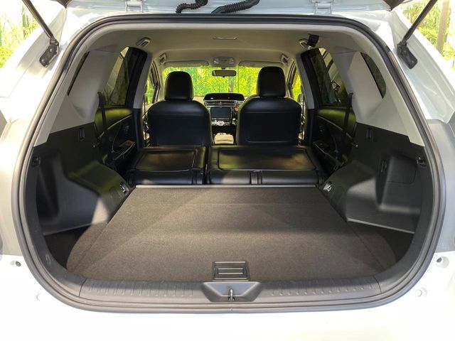 TOYOTA PRIUS Alpha 2016