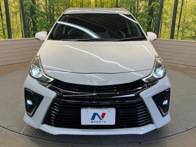 TOYOTA PRIUS Alpha 2016