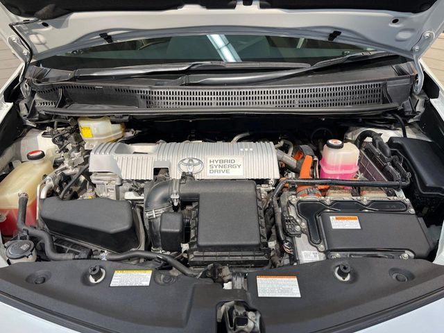 TOYOTA PRIUS Alpha 2016