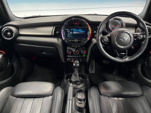 BMW BMW MINI COOPER SD 5DOOR 2017