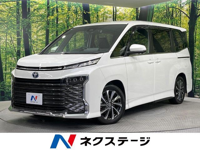 TOYOTA VOXY HYBRID 2023