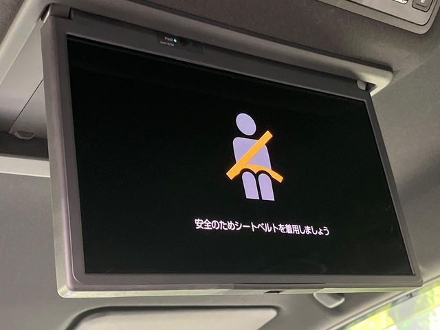 TOYOTA VOXY HYBRID 2023