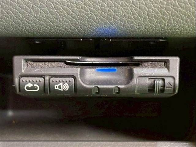 NISSAN NV350 CARAVAN 2015