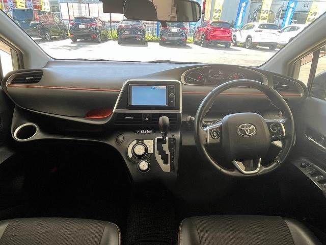 TOYOTA SIENTA HYBRID 2018