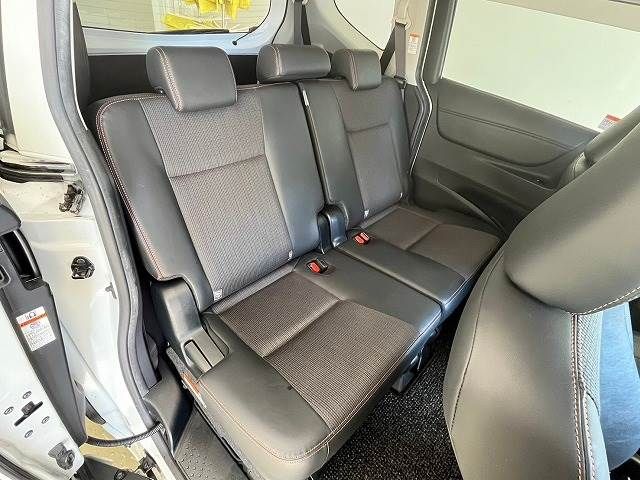 TOYOTA SIENTA HYBRID 2018