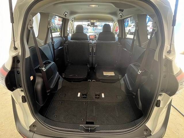 TOYOTA SIENTA HYBRID 2018