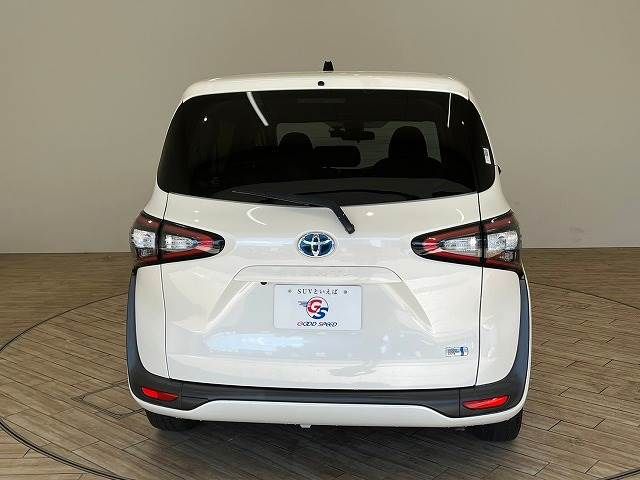 TOYOTA SIENTA HYBRID 2018