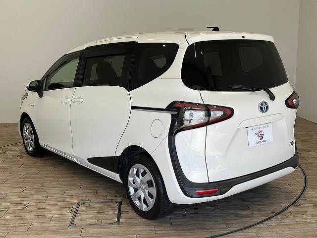 TOYOTA SIENTA HYBRID 2018