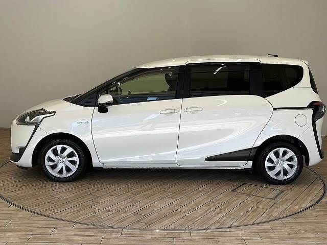 TOYOTA SIENTA HYBRID 2018