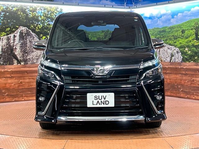 TOYOTA VOXY 2020