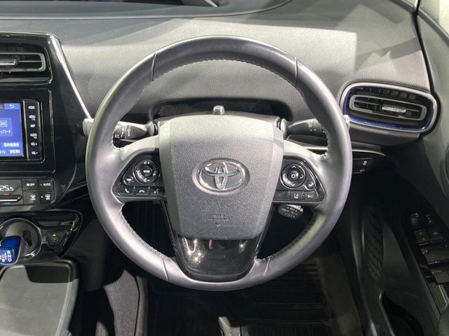 TOYOTA PRIUS 2019