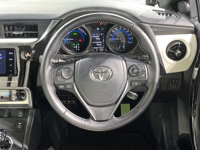 TOYOTA AURIS HYBRID 2017