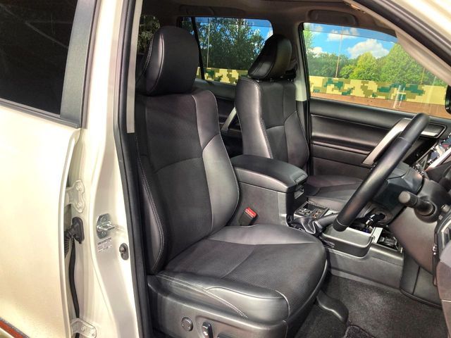 TOYOTA LANDCRUISER PRADO 2023