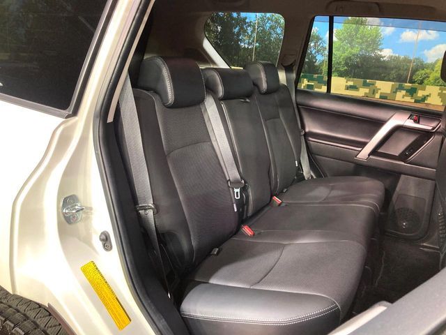 TOYOTA LANDCRUISER PRADO 2023