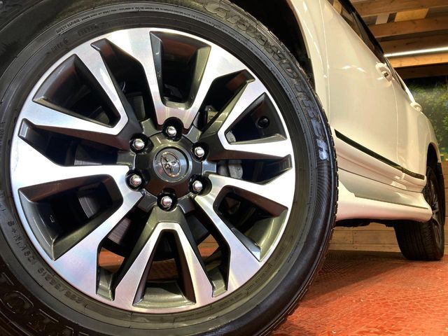 TOYOTA LANDCRUISER PRADO 2023