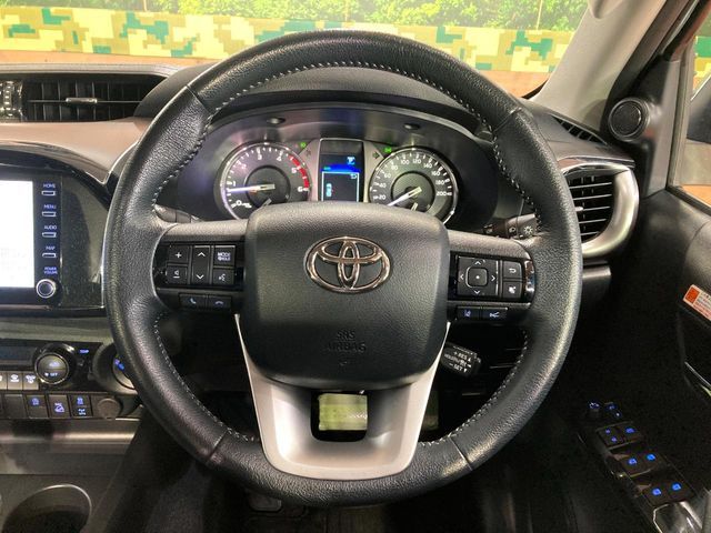 TOYOTA HILUX 4WD 2023