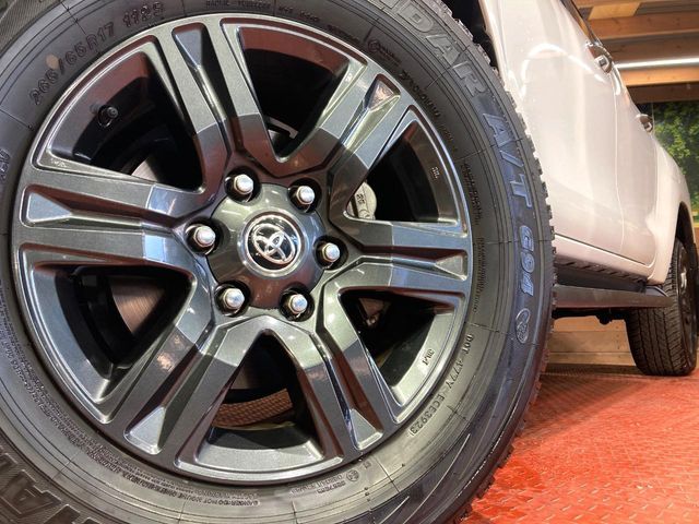 TOYOTA HILUX 4WD 2023