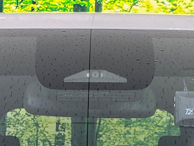 TOYOTA NOAH 4WD 2024