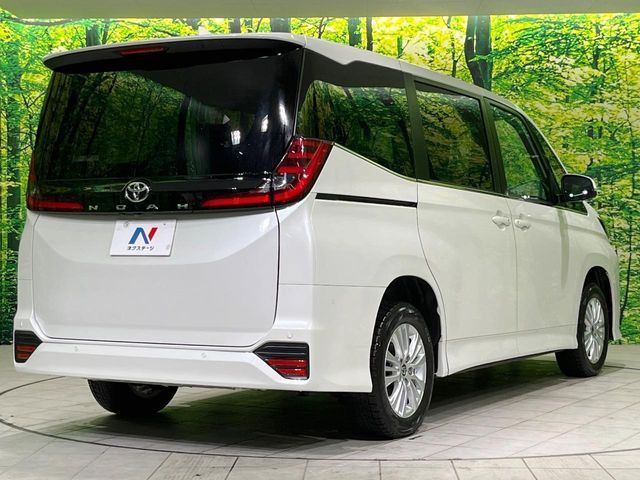 TOYOTA NOAH 4WD 2024