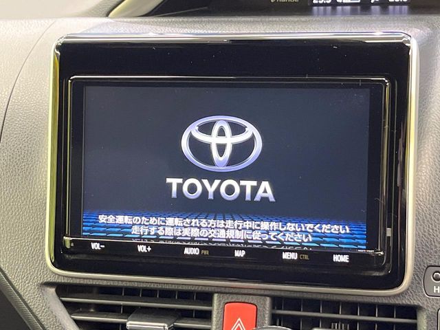 TOYOTA VOXY 2021