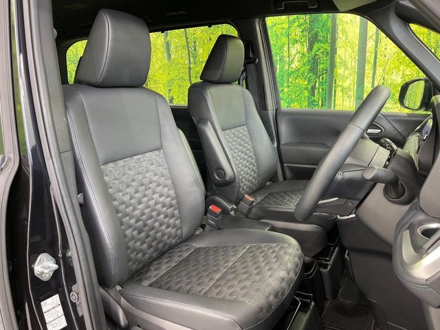 TOYOTA VOXY 4WD 2024