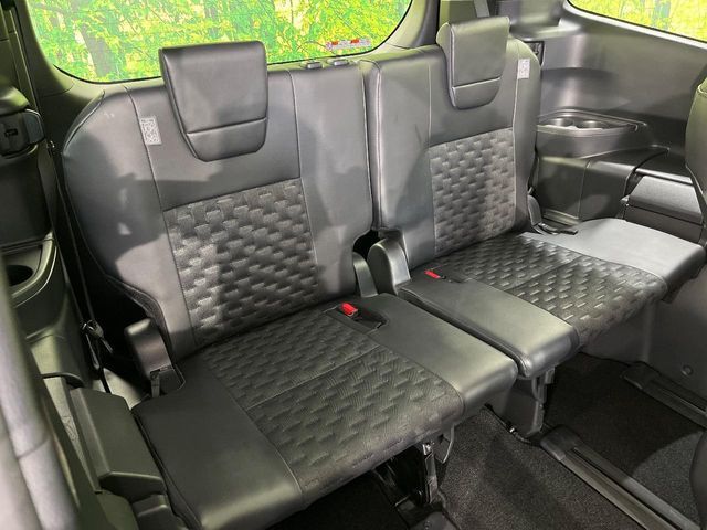 TOYOTA VOXY 4WD 2024