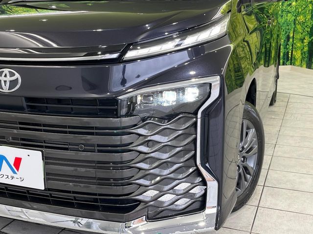 TOYOTA VOXY 4WD 2024