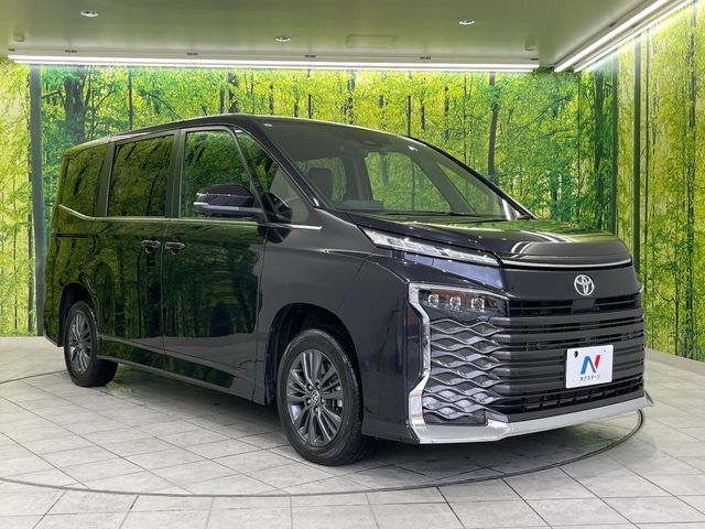 TOYOTA VOXY 4WD 2024