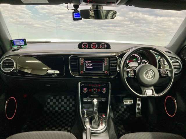 VOLKSWAGEN VOLKSWAGEN The BEETLE 2018