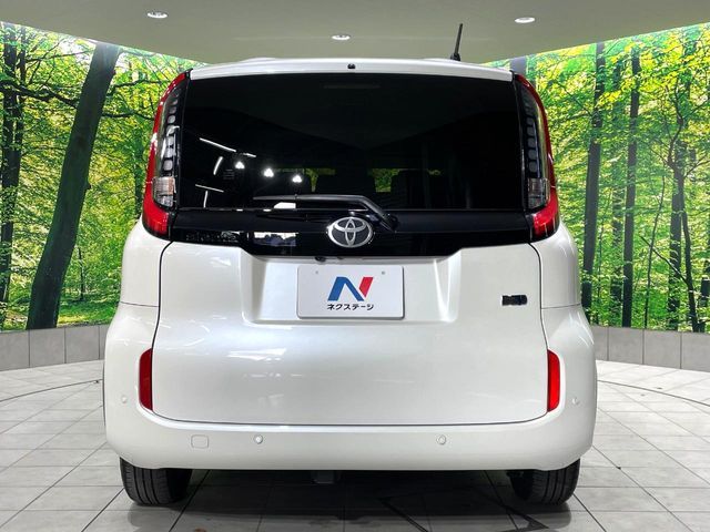 TOYOTA SIENTA HYBRID 2023