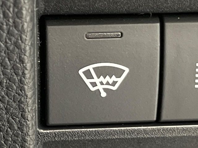 TOYOTA VOXY HYBRID 2023