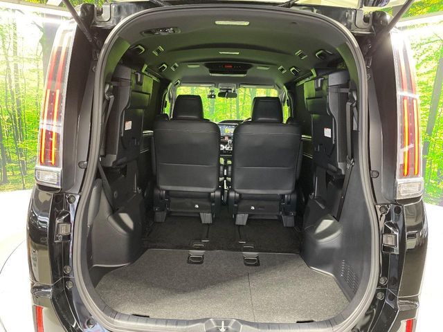 TOYOTA ESQUIRE HYBRID 2017